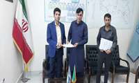 در اقدامی ارزشمند و خداپسندانه تفاهم نامه ای توسط عبدالجلیل نوابی نماینده خیرین سلامت و جواد پوردکان سرپرست شبکه بهداشت و درمان جاسک برای احداث ۶ خانه بهداشت و یک پایگاه اورژانس جاده ای انجام شد.