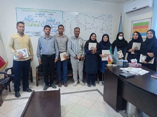 تجلیل و قدر دانی مدیریت شبکه از کارشناسان بهداشت محیط 